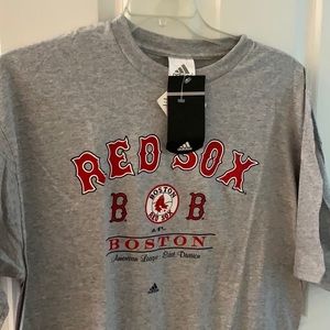 NWT! Adidas Men’s Boston Red Sox  short sleeve T-shirt. Size Large